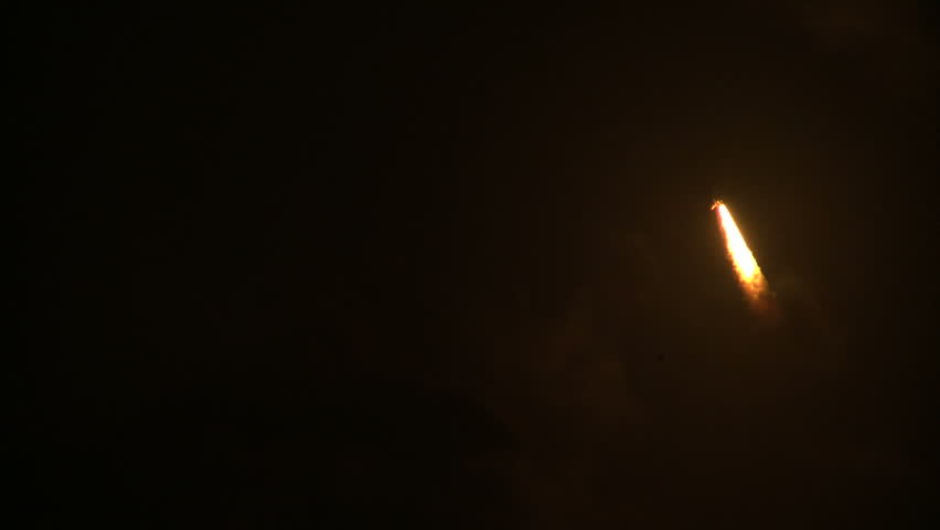 tracking shuttle launch night launch at  nasa kennedy space center cape canaveral