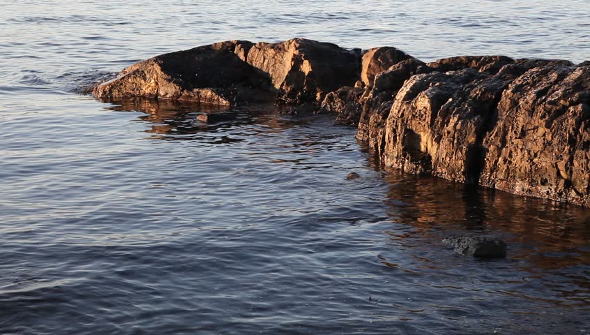 Rock in water Full HD