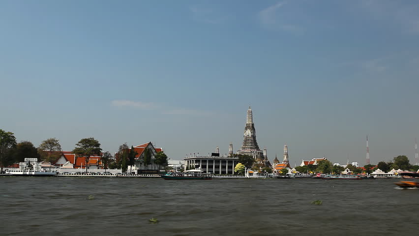 Time Lapse of Wat Arun, Buddhist Temple of the Dawn in Bangkok, Thailand, Chao Phraya River