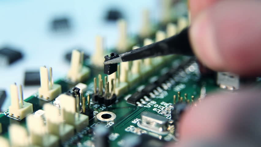 Change jumper in the electronic device