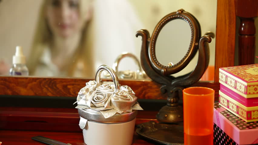 Preparing For Wedding - Bridal Hairstyle