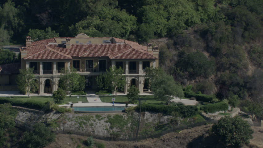 aerial view of upscale homes in southern California