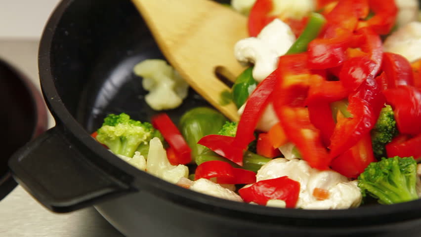 DOLLY: Chicken and Vegetable Stir Fry