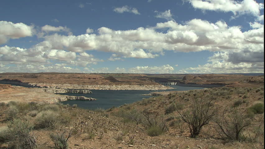 lake Powell, zoom into glen canyon dam