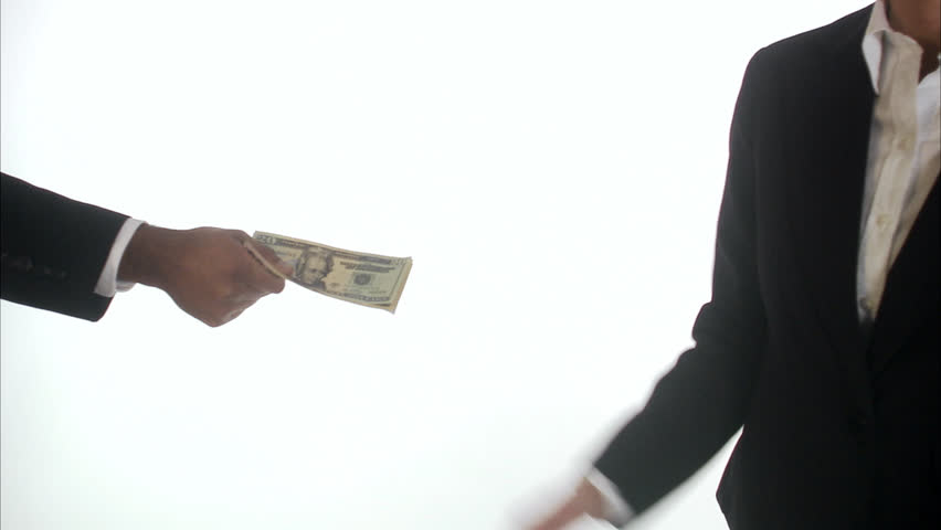 Businesswoman refuses to receive a bribe