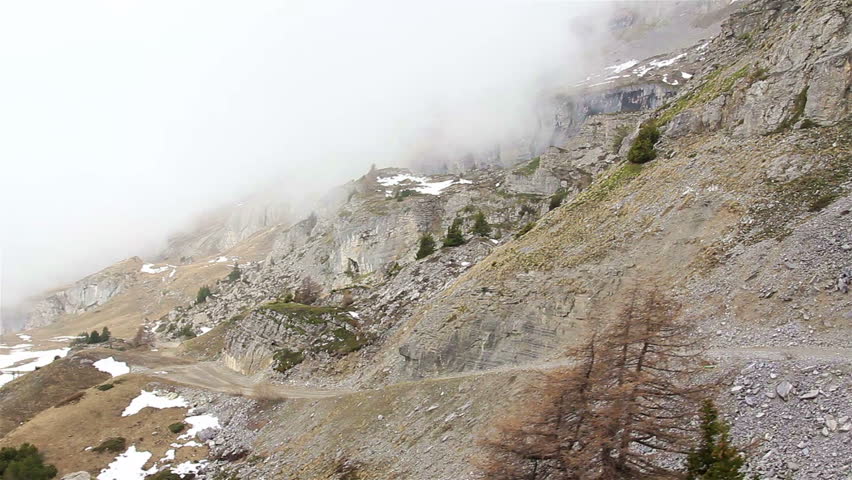 Fog over the relief. End of Winter.
1080p 29.97 fps