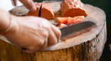 slicing ham