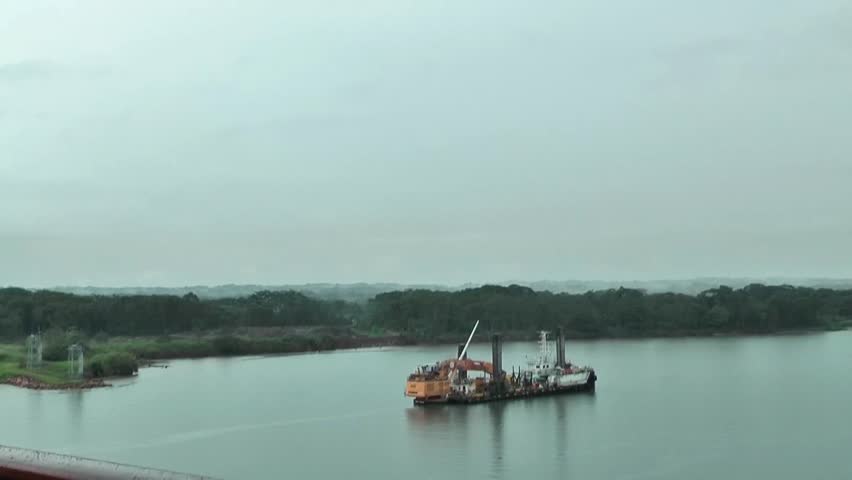 Maritime platform oil in Panama chaneel