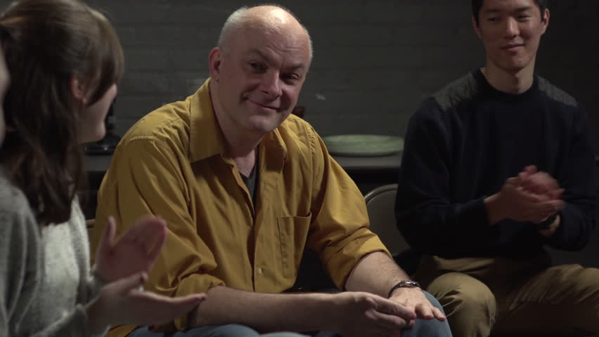 Man announces his sobriety to support group, everyone claps