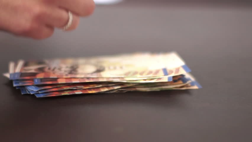 Counting Israeli money