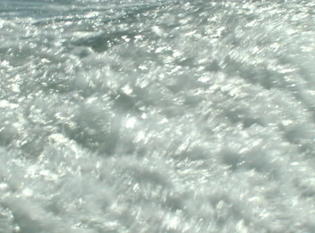 Speedboat wake pan to parasailer