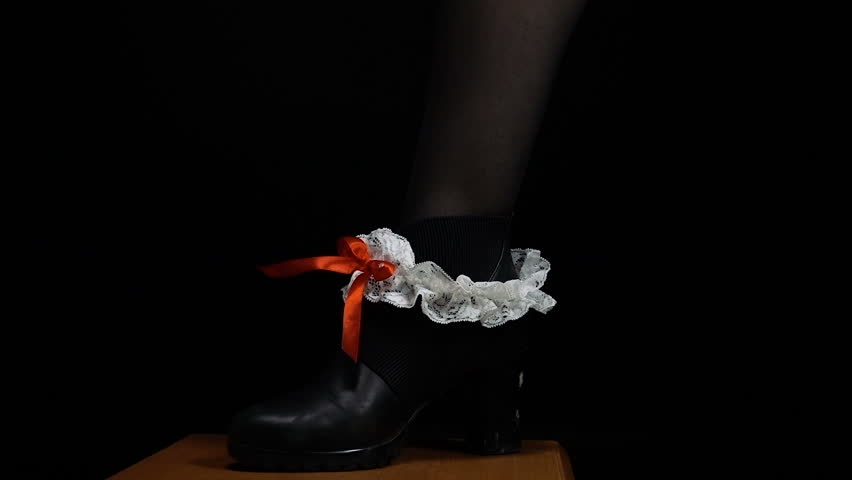Header of garter
