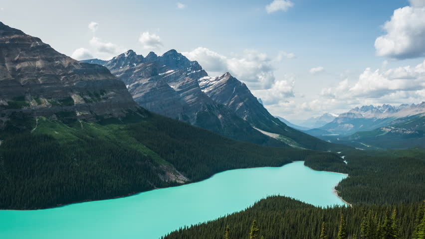 Landscape of Peyto Lake in Banff National Park, Alberta, Canada image ...