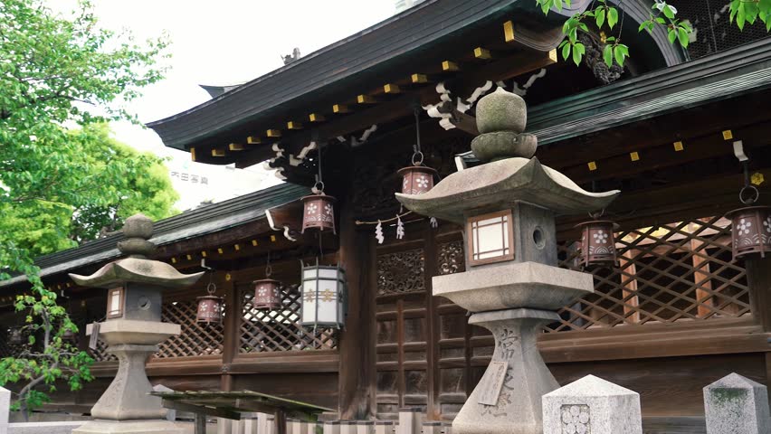 Japanese Temple With Wooden Door Stockvideos Filmmaterial 100 Lizenzfrei 1017522853 Shutterstock