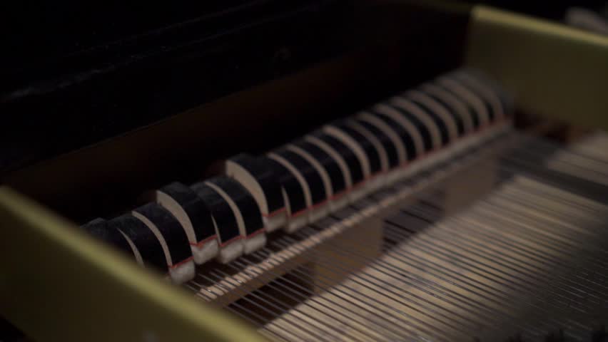 Фото пианино внутри сверху плохие. Piano inside. Piano inside. Где в рояле суконца. Edea piano.