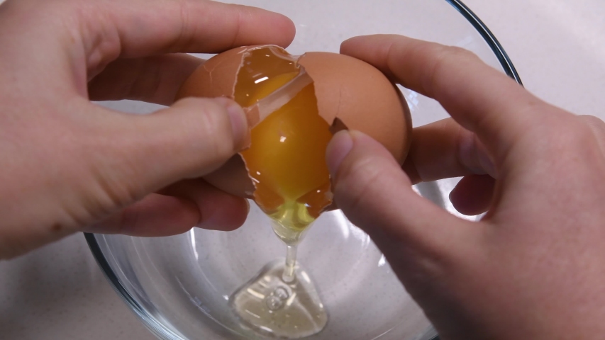 Eggs and Cracked Egg image - Free stock photo - Public Domain photo - CC0 Images