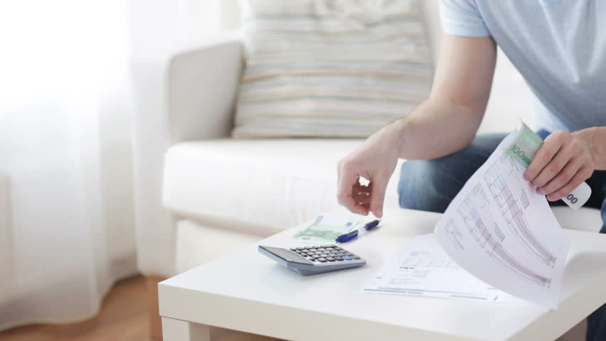 банке касаться