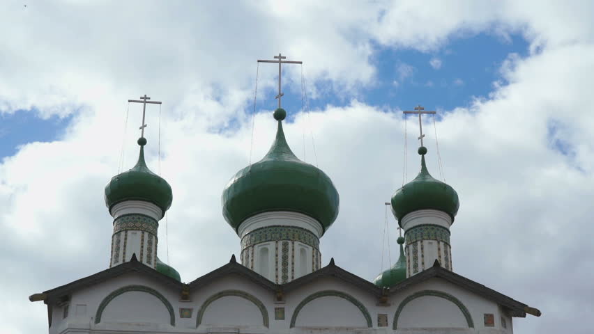 Купола коломны церкви. Зеленые купала. Храм с зелеными куполами на руси. Купола церквей с25куполом. Церковь в краснодаре с зелеными куполами.