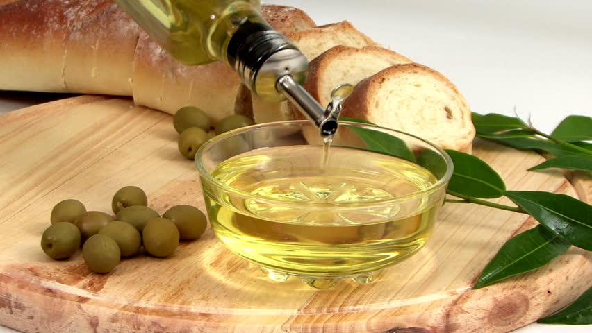 жиры в оливковом масле. оливковое масло для гастрите. оливковое масло и маслины. можно ли оливковое масло при гастрите. растительное масло для жкт.