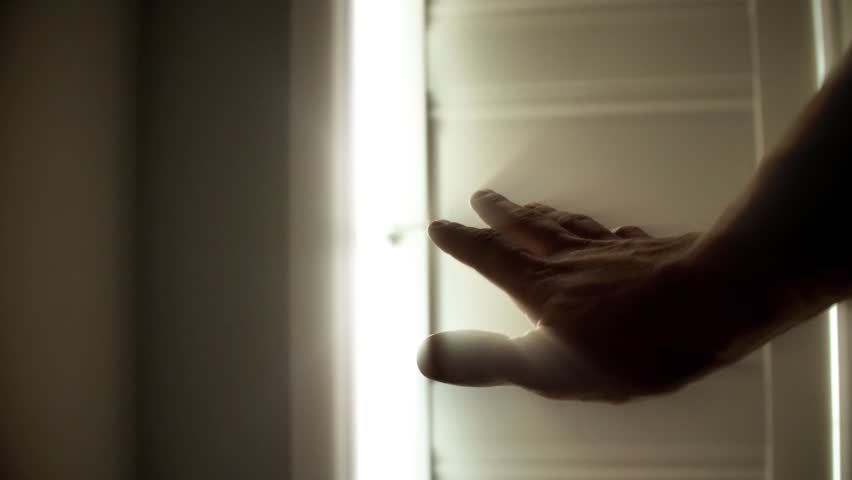 Hand Opening Door To A Stockvideos Filmmaterial 100