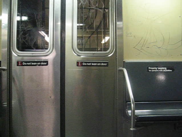 Nyc Subway Doors And The Woman U0027s Head Was Stuck As She Tried To Exit The Subway