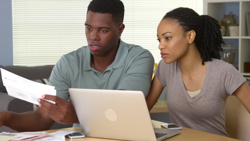 Serious Young African American Couple Videos De Stock 100