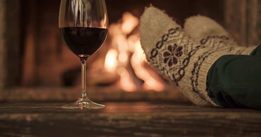 Woman By The Fireplace Woman Stockvideos Filmmaterial 100