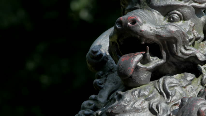 Header of gryphon